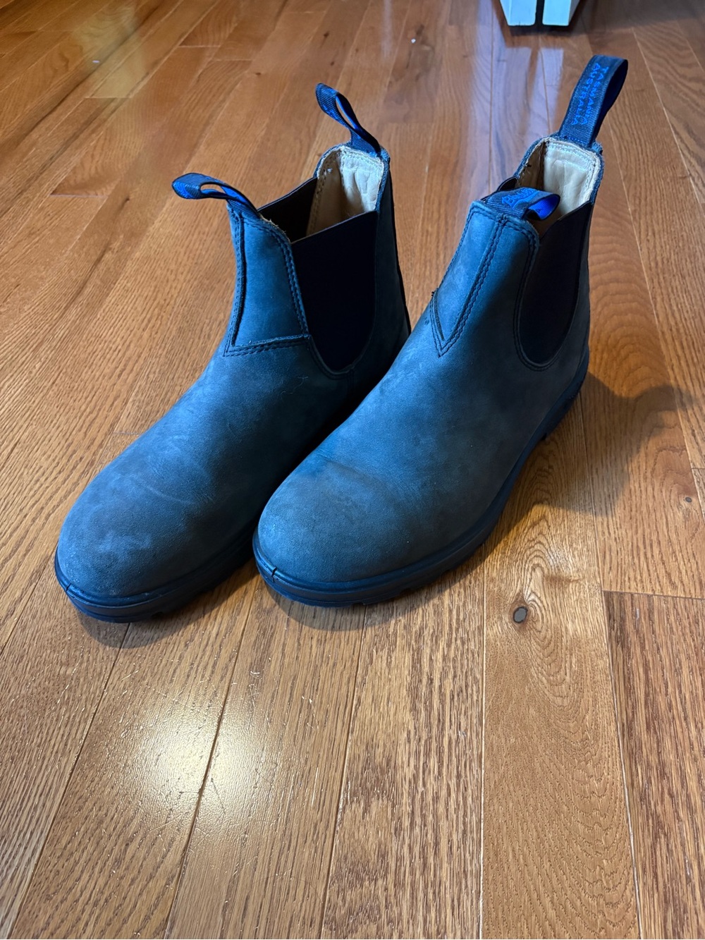 Blundstone Chelsea Ankle Boots in Rustic Black
